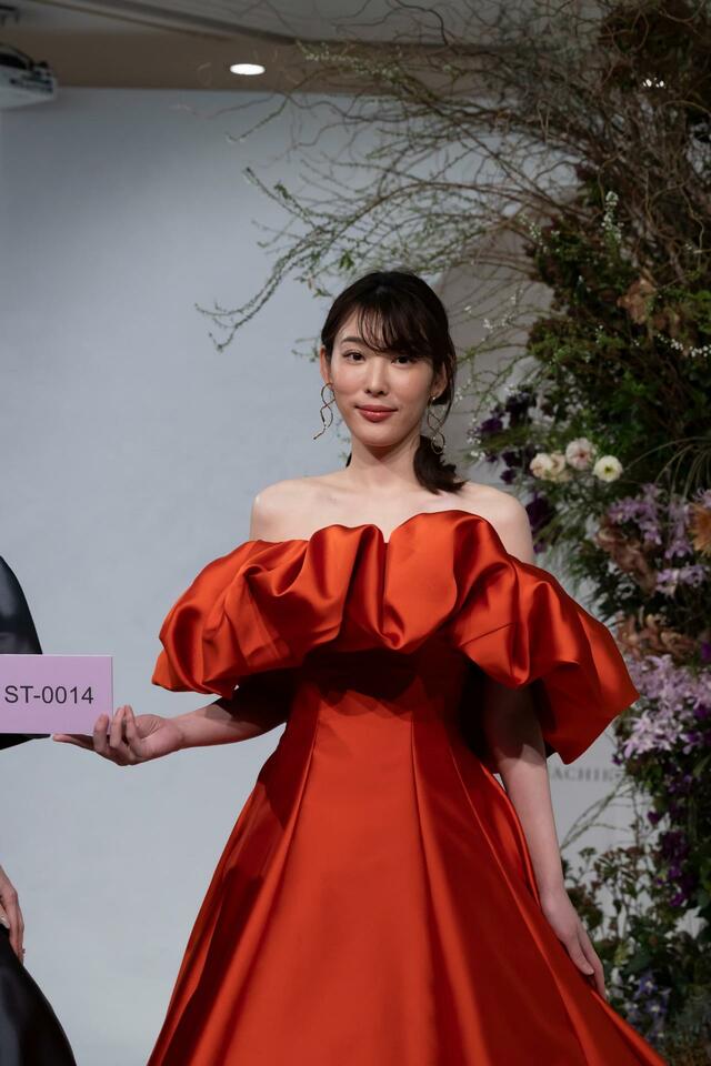 「ST」新作ウェディングドレス