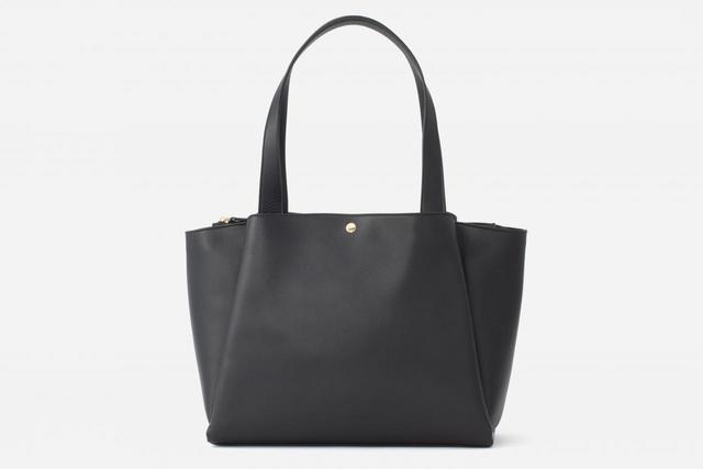 【KEYUCA】「合皮3ROOM軽量トート M」5,940円（税込）ブラック