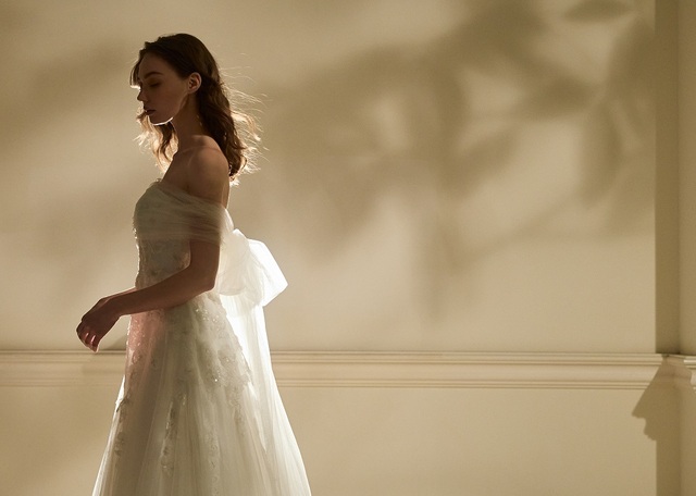 「DAVID K NEW YORK（デヴィッド ケイ ニューヨーク）」新作ウェディングドレス　NY-0129_Offwhite