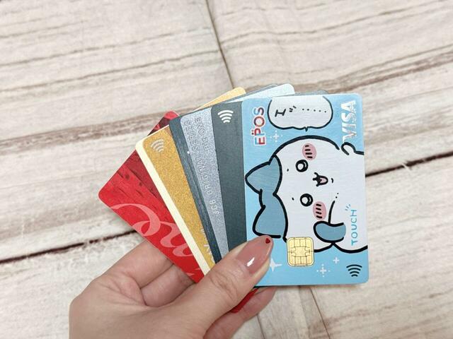 カード収納枚数は7枚。今回はこちらを入れてみます