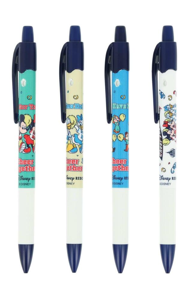 シャープペンシルセット 1,600円｜東京ディズニーリゾート「ポンポンを持ったミッキーたちが元気に盛り上げてくれるグッズ」｜販売店舗：東京ディズニーランド「グランドエンポーリアム」、東京ディズニーシー「エンポーリオ」｜発売日：2025年4月24日（木）