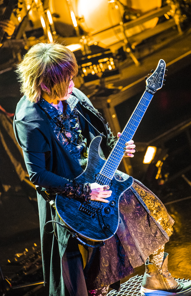 アルルカン・奈緒（G）　（撮影・アナスタシア）