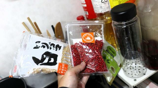 【セリア ドリンクボトル500 】香辛料や調味料を入れて何種類か並べたい