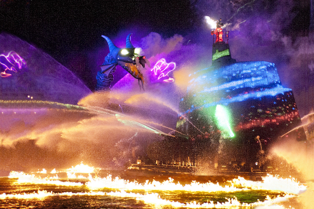 『東京ディズニーシー 20周年 アニバーサリー・セレクション』ファンタズミック！ (収録年：2011)