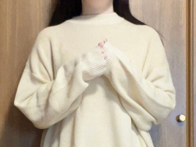 袖丈は長め。萌え袖風になるのもかわいい♪