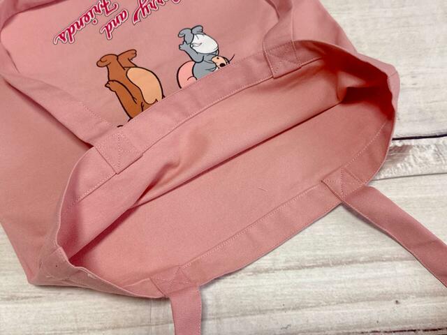 内側はポケットなどはないシンプルな作り