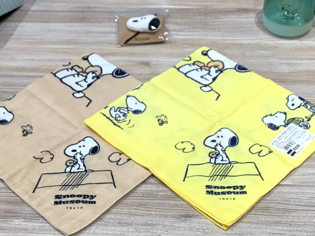 ガーゼハンカチ 各 1,100 円