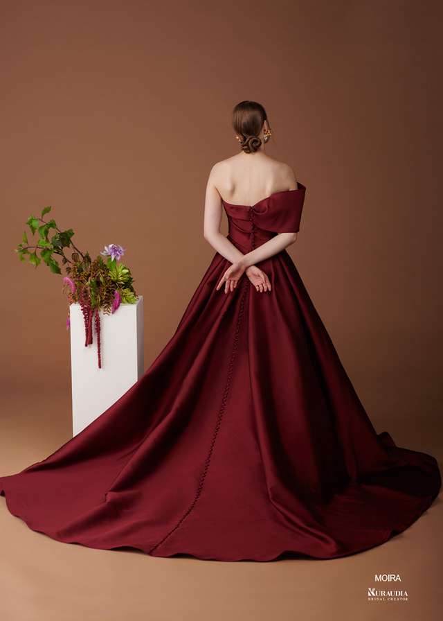 【Irida maison イリーダメゾンのウェディングドレス】MOIRA（モイラ）