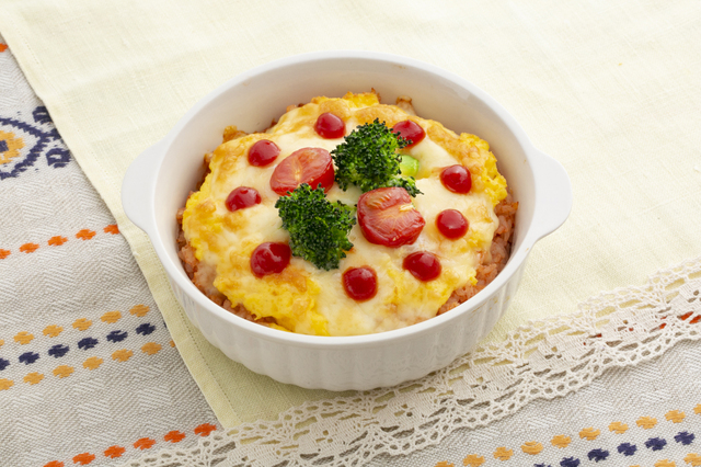 卵悩み克服オムライス賞 巻かずに簡単☆ドリア風チーズオムライス！ byぷよりんごさん