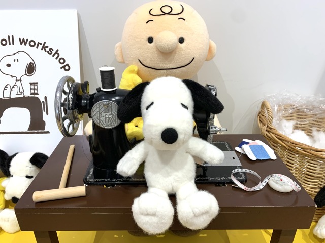 フォトスポットで……あ！服着せるの忘れてた！でもかわいい〜♪