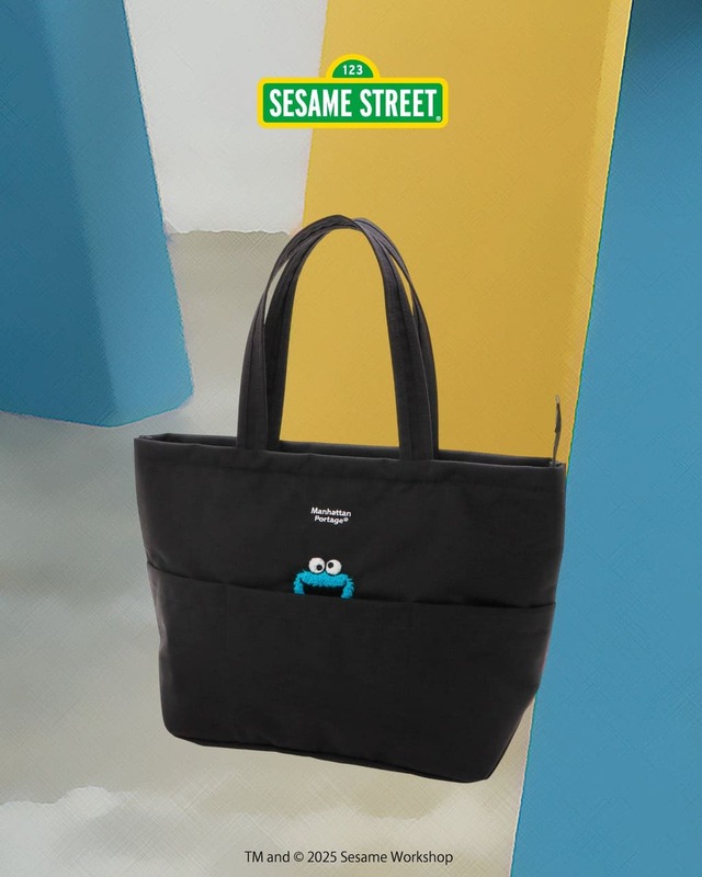 【セサミストリート】「TOMPKINS TOTE BAG (MD) 500D CORDURA SESAME ST」¥16,500(W45×H31×D15cm)