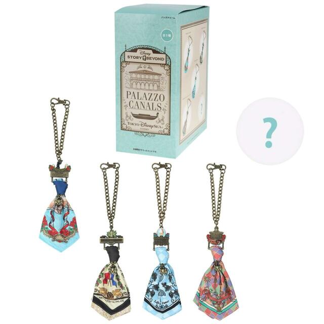 バッグチャームセット 12,000円|東京ディズニーシー「ディズニーストーリービヨンド」グッズ|販売店舗:東京ディズニーランド「ヴェネツィアン・カーニバル・マーケット」|発売日:2026年1月13日(火)