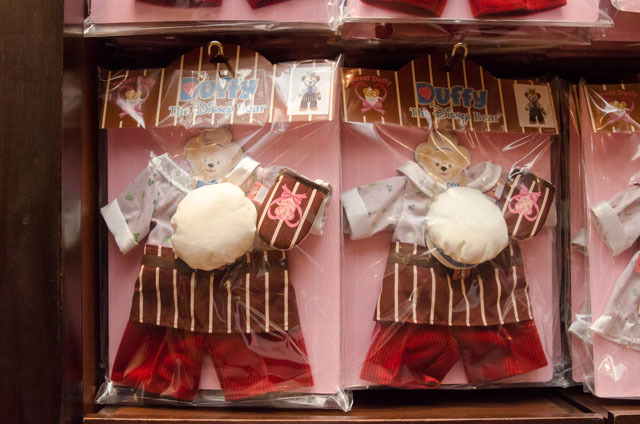 東京ディズニーシー「スウィート・ダッフィー」（2015年）スペシャルグッズ ©Disney