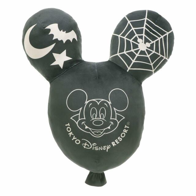クッション 2,900円|東京ディズニーリゾート「ディズニー・ハロウィーン」2023スペシャルグッズ|販売店舗:東京ディズニーランド「ディズニー&カンパニー」、東京ディズニーシー「エンポーリオ」