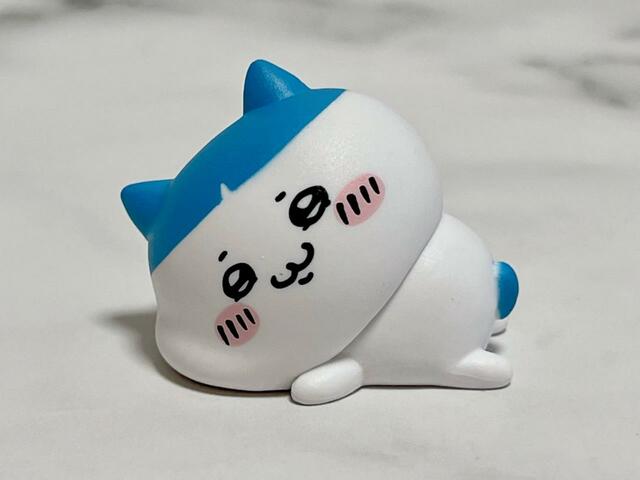 【ちいかわ：インテリアミニフィギュア4】ハチワレのみ、2種類展開です！