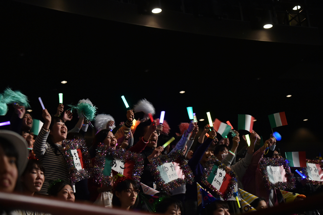 応援も華やかに