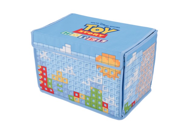 収納ボックス 2,800円|サイズ:幅約38×奥行き約26×高さ約26cm|販売店舗:東京ディズニーリゾート・トイ・ストーリーホテル内ディズニーショップ「ギフト・プラネット」