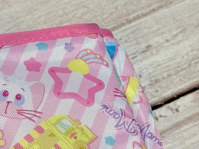 素材は厚手で丈夫なポリエステル