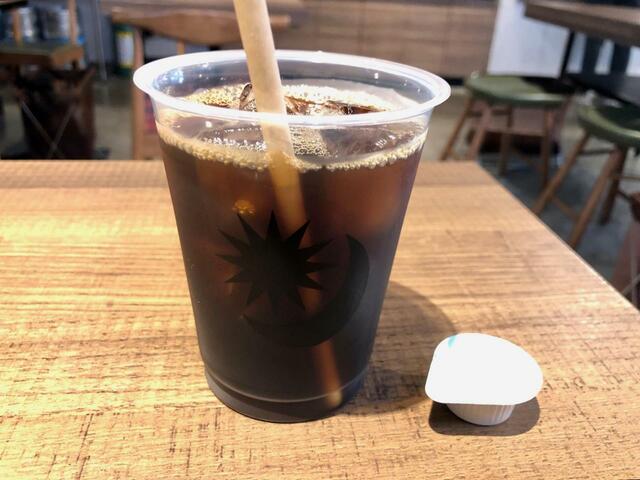 【PRONTO モーニングメニュー　トーストセット】ミルクとガムシロップはセルフで取ってきます