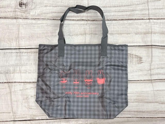シックなグレーのギンガムチェックにオレンジのミッフィーイラストプリントがかわいいバッグ
