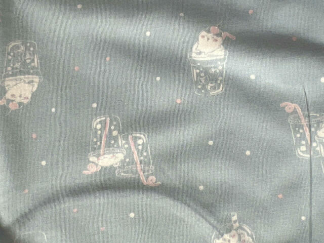 ドット柄だけではなく、ハチワレとシナモンもいます♪