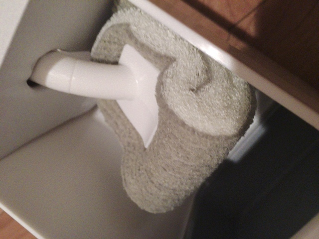 【カインズ】便器が汚れにくくなるトイレブラシ・ケースセット／フッ素加工してくれる肉厚なブラシ