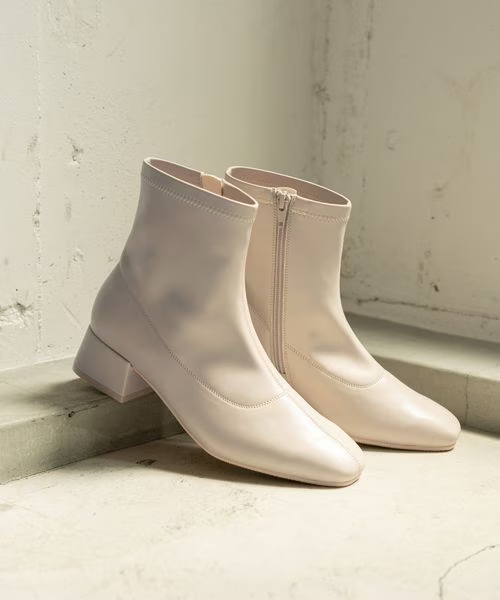 【グローバルワークの冬シューズ売上ランキング 1位】「らくっション撥水ストレッチローヒールブーツ」6,930円（税込）