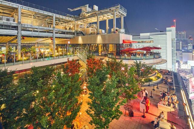 「CÉ LA VI TOKYO」【【苺×チョコレート】CÉ LA VI TOKYOが“甘酸っぱい苺”と“濃厚チョコレート”が織りなす冬限定のブッフェを開催！】