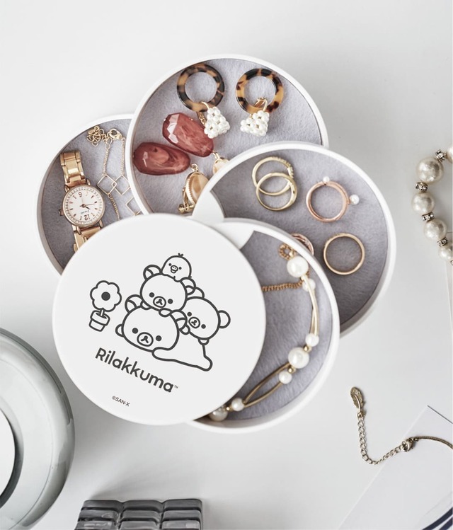 【リラックマ「アクセサリートレイ」2,860円】フェルトマットつきなので大事なアクセサリーを守れます