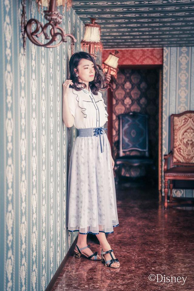 リトル・マーメイド 刺繍ブラウス ¥4,900+tax キナリ、サックス、クロ