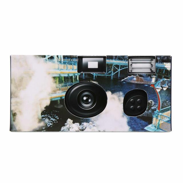 レンズ付きフィルム用ケース 1,100円|東京ディズニーリゾート・フォトグラフィープロジェクト「イマジニング・ザ・マジック」第2弾グッズ|東京ディズニーリゾート40周年“ドリームゴーラウンド”|発売日:2023年12月7日(木)|販売店舗:東京ディズニーランド「グランドエンポーリアム」、東京ディズニーシー「ヴァレンティーナズ・スウィート」