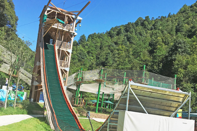 アクティビティ複合タワー 「トビダス・タワー」｜「Xtrem Aventures HAKUBA TSUGAIKE WOW!」（エクストリーム アベンチャーズ ハクバ ツガイケ ワオ）