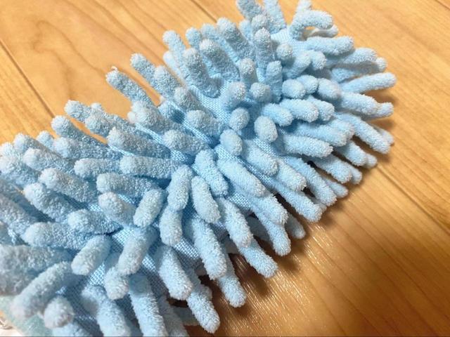 【ニトリ マイクロファイバー ハンドモップ ケース付】ほこりを絡め取ってくれます