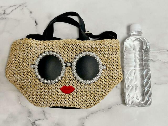 サイズは500mlのペットボトルより少し小さいサイズ感【a-jolie（アジョリー）PEARL BASKET 2WAY BAG】