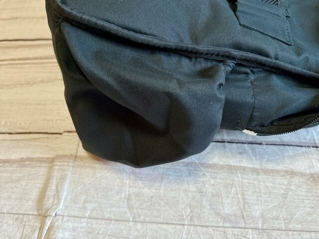 内側の両サイドにもボトルホルダーがあります