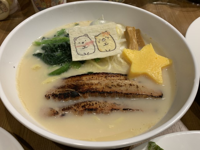 しろくま&ねこのほっこりとんこつラーメン(1,700円)