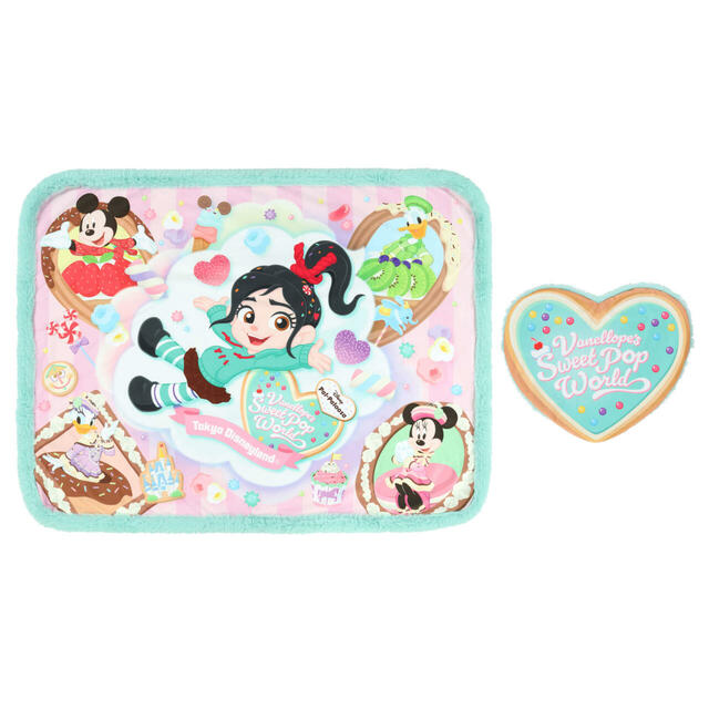 ブランケット 5,500円｜ディズニー・パルパルーザ「ヴァネロペのスウィーツ・ポップ・ワールド」スペシャルグッズ｜販売店舗：東京ディズニーランド「ディズニー＆カンパニー」｜発売日：2025年1月14日（火）