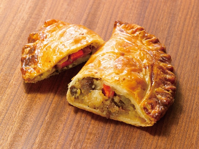 「パスティ（英国風ミートパイ）」【ロイヤルホスト　フュージョンセレクション第2弾「美味しい英国」】