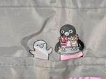 子ペンギンにパフェを運んであげるSuicaのペンギン。可愛すぎる〜！