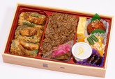 〈おこわ米八〉鰻おこわとすき焼きのスタミナ弁当　１,１８８円