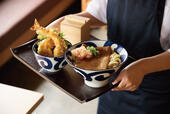 うどんは4玉まで同一価格!【新業態「肉讃岐 もっちりうどん源次郎」5/27オープン】