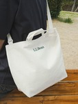 【L.L.Bean×URBAN RESEARCH DOORS】メンズウィメンズともに使え、肩掛けもななめ掛けもできる