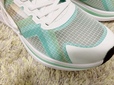 【ワークマン アスレシューズハイバウンスオーバードライブ】スケルトン生地に淡いグリーン、濃いグリーン、イエローのラインが入っています