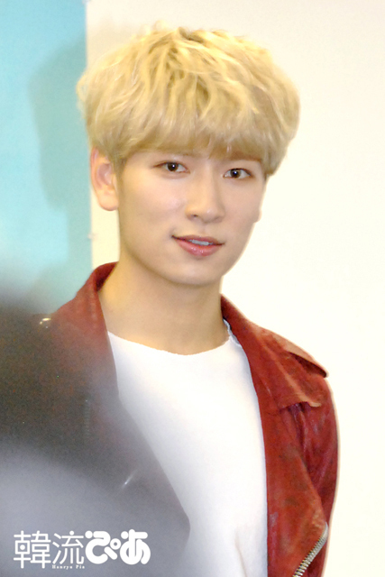 ちょっと緊張気味のセヨン(CROSS GENE)