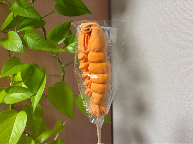 【100均ダイソーの楽しいお菓子コーナー3種】BBQに持ってこいの”エビ型のマシュマロ” 108円(税込)