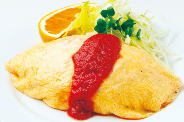 レストラン早川＊オムライス—800円……ハムと玉ねぎの入ったケチャップライスを薄めの卵で包んだ、今や稀少な王道オムライス。