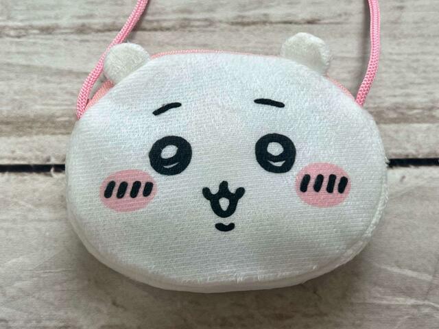 【キャラぱふぇ　Vol.99　2023年11-12月号付録】続いて個包装のキャンディをイン！中にものを入れるとお顔がふっくらしてかわいい♪