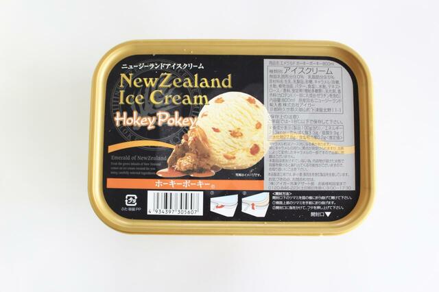 【ロピア　エメラルドホーキーポーキー　800ml 499円】ニュージーランドで作られたキャラメル味のアイスクリームです