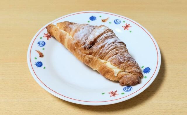 【コストコ カスタードクリームクロワッサン 740g（6個） 1298円】バターが香る生地は、しっとりしたやわらかい食感