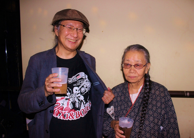 超カオスな対バン「坊主バンドvs.牧師ROCKS」の模様